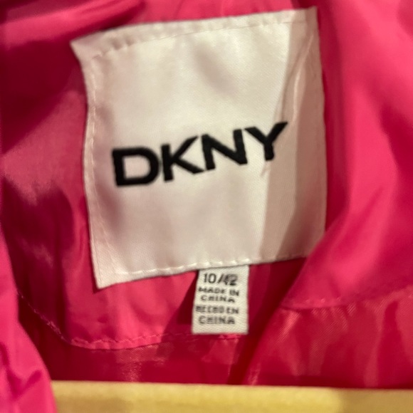 Warm, thick, new condition pink jacket - Picture 2 of 5